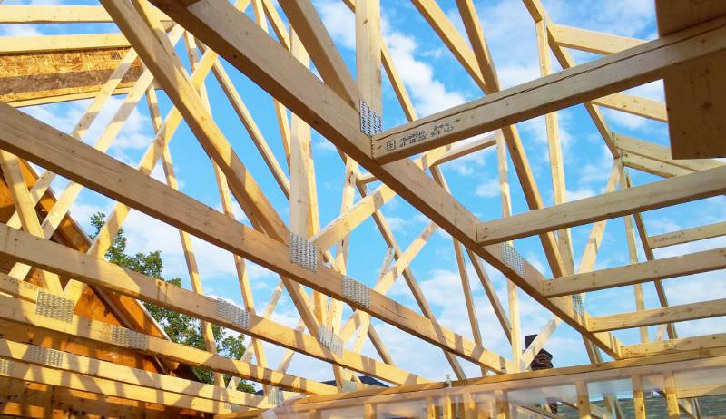 Stomresning av villa i lösvirke, Centrumsvägen, Nykvarn Turinge