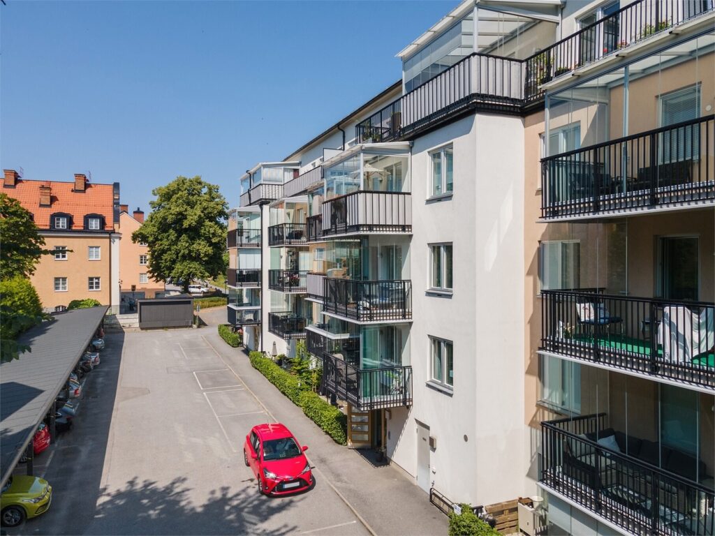 Renovering av tätskikt på betongbalkong till bostadshus, Mariefred, Strängnäs kommun